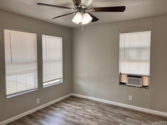 4030 W Salinas, San Antonio, TX 78207