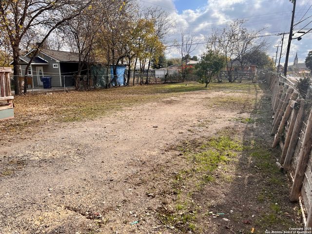 4030 W Salinas, San Antonio, TX 78207