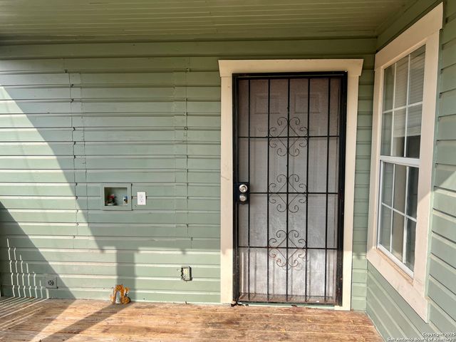 4030 W Salinas, San Antonio, TX 78207