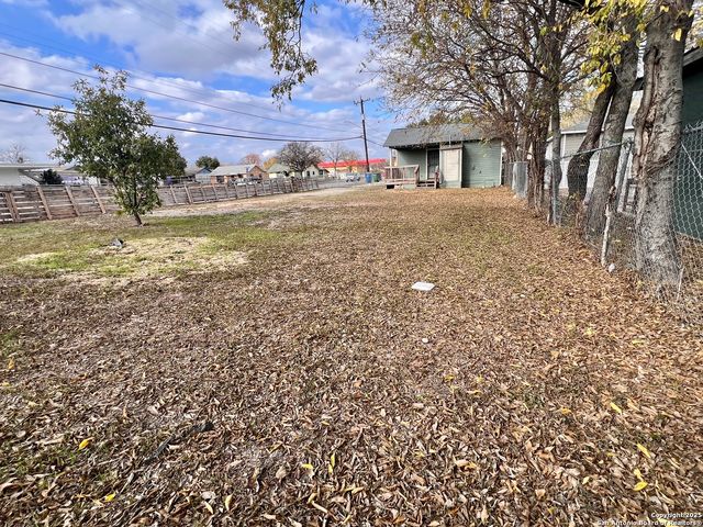 4030 W Salinas, San Antonio, TX 78207