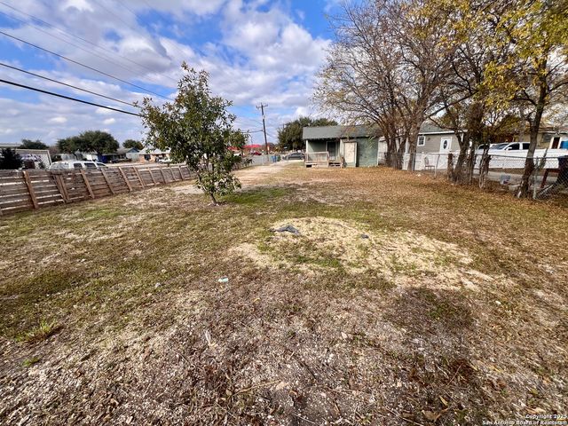 4030 W Salinas, San Antonio, TX 78207