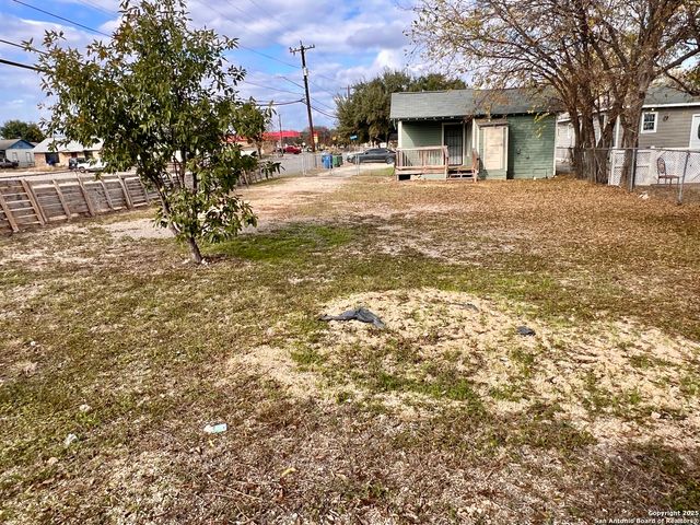 4030 W Salinas, San Antonio, TX 78207