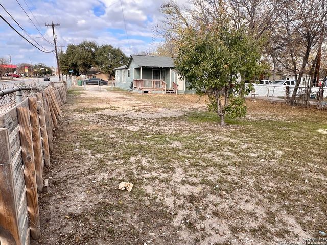 4030 W Salinas, San Antonio, TX 78207