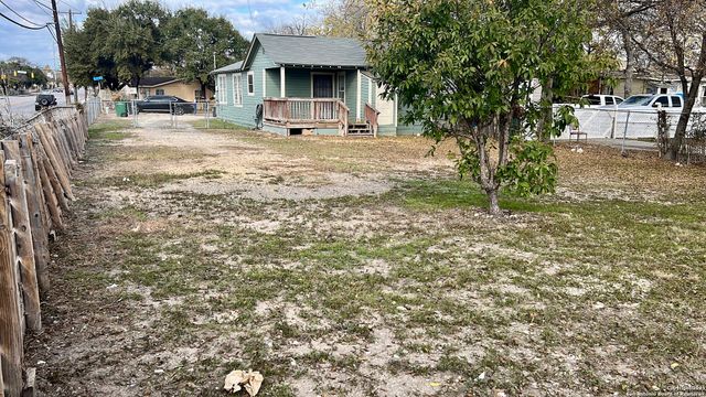 4030 W Salinas, San Antonio, TX 78207