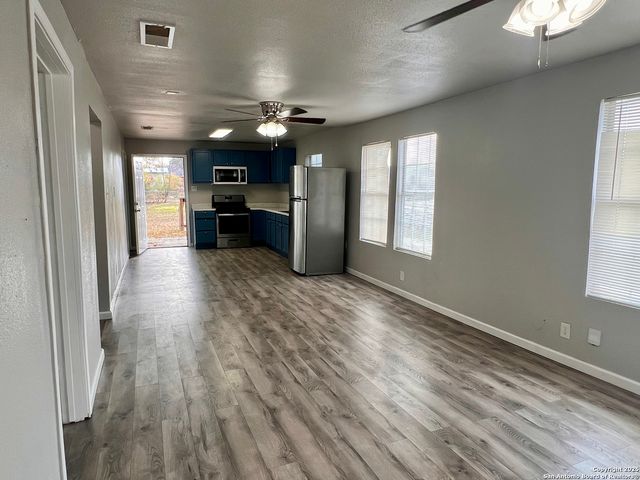 4030 W Salinas, San Antonio, TX 78207