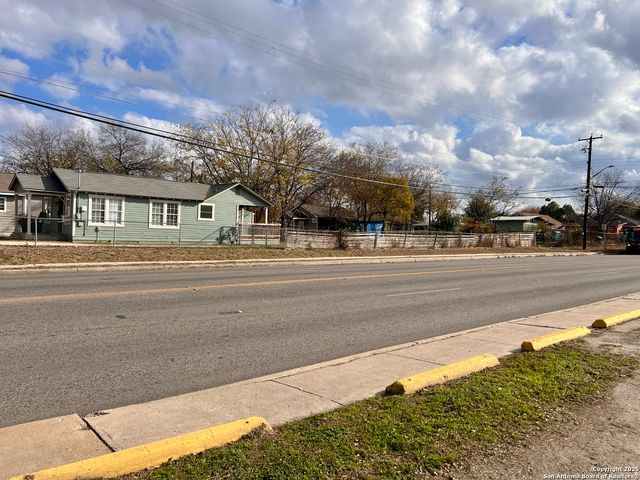 4030 W Salinas, San Antonio, TX 78207