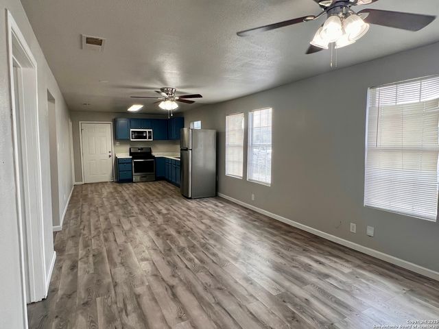 4030 W Salinas, San Antonio, TX 78207