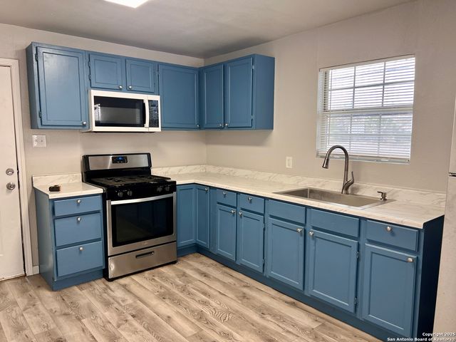 4030 W Salinas, San Antonio, TX 78207