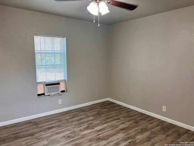 4030 W Salinas, San Antonio, TX 78207