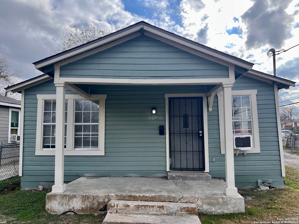 4030 W Salinas, San Antonio, TX 78207