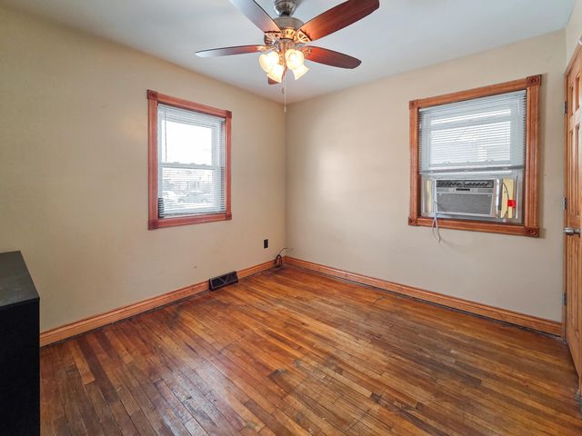 1472 Atlas St. Atlas, Hammond, IN 46320