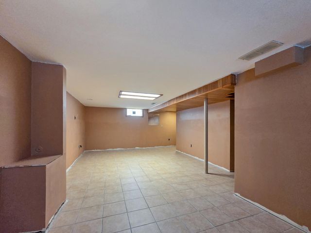 1472 Atlas St. Atlas, Hammond, IN 46320