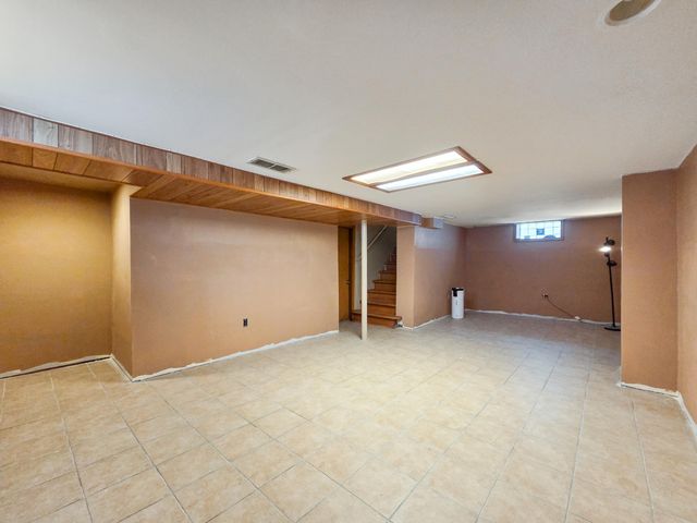 1472 Atlas St. Atlas, Hammond, IN 46320