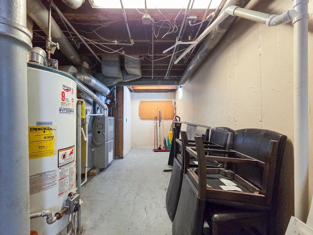 1472 Atlas St. Atlas, Hammond, IN 46320