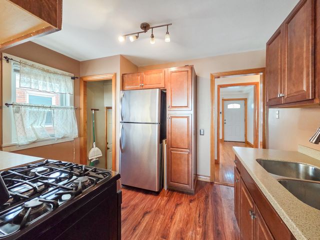 1472 Atlas St. Atlas, Hammond, IN 46320