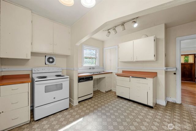 1718 NE 88th Street, Seattle, WA 98115