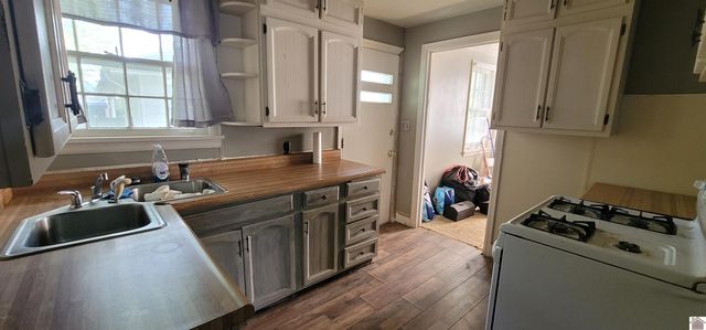 752 H C Mathis Drive, Paducah, KY 42001