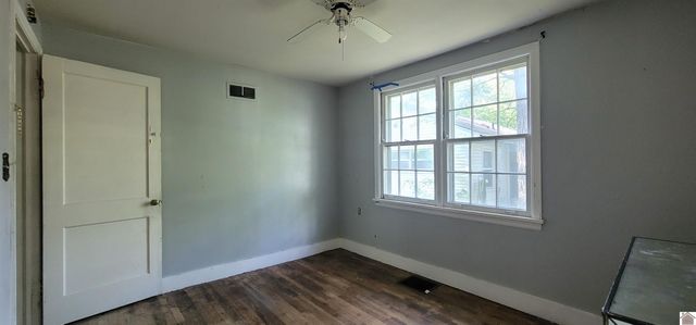 752 H C Mathis Drive, Paducah, KY 42001