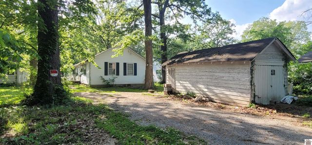 752 H C Mathis Drive, Paducah, KY 42001
