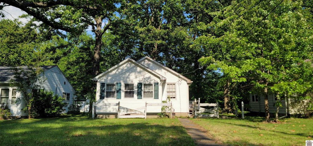 752 H C Mathis Drive, Paducah, KY 42001