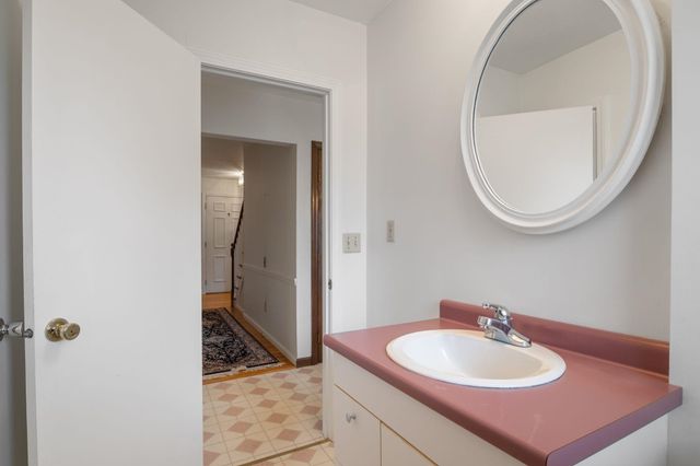 633 Fairfield Street, Manchester, NH 03104