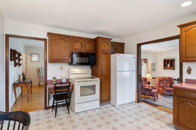633 Fairfield Street, Manchester, NH 03104