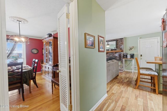 2103 Ann Marie Dr, Jeffersontown, KY 40299