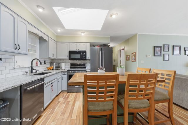 2103 Ann Marie Dr, Jeffersontown, KY 40299