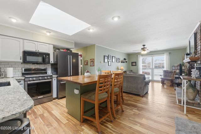 2103 Ann Marie Dr, Jeffersontown, KY 40299