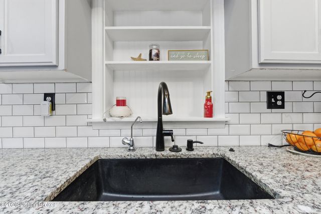 2103 Ann Marie Dr, Jeffersontown, KY 40299