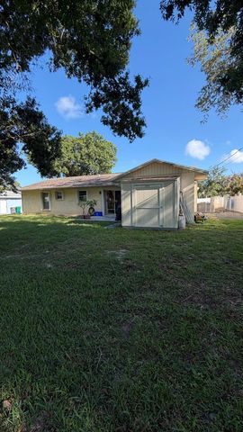 7402 Lakeland Boulevard, Fort Pierce, FL 34951