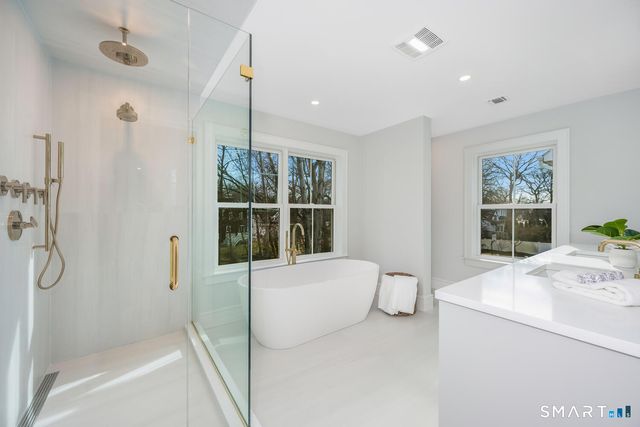 32 Relihan Road, Darien, CT 06820