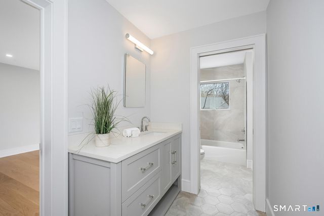 32 Relihan Road, Darien, CT 06820