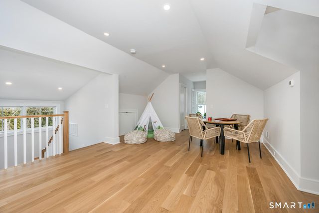 32 Relihan Road, Darien, CT 06820