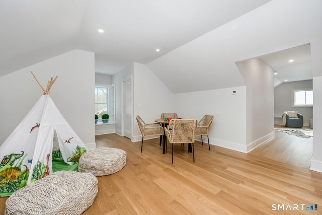 32 Relihan Road, Darien, CT 06820