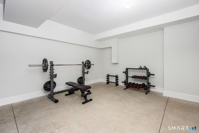 32 Relihan Road, Darien, CT 06820