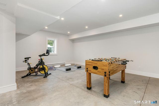 32 Relihan Road, Darien, CT 06820