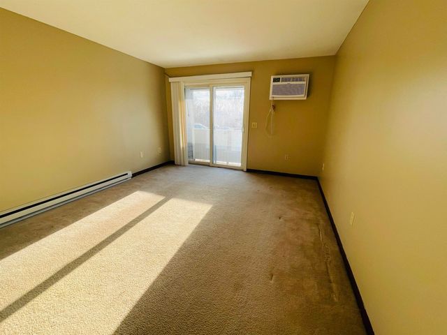 130 Eastern Ave Apt 103, Manchester, NH 03104