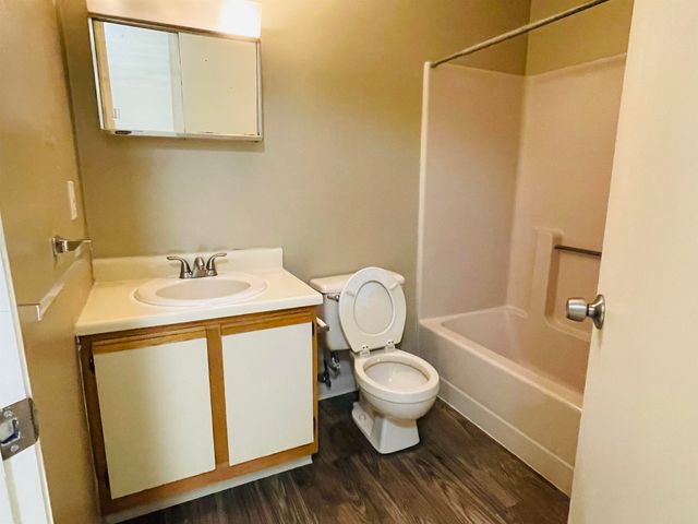 130 Eastern Ave Apt 103, Manchester, NH 03104