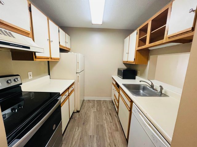 130 Eastern Ave Apt 103, Manchester, NH 03104