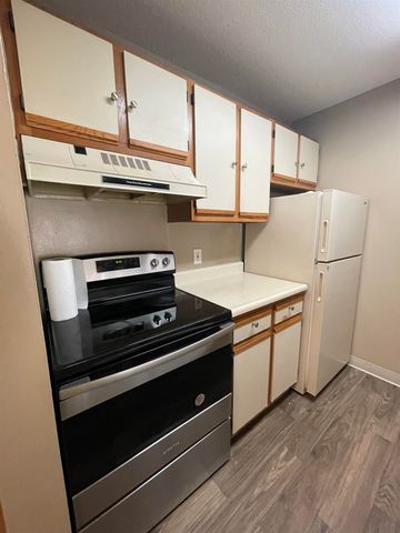 130 Eastern Ave Apt 103, Manchester, NH 03104