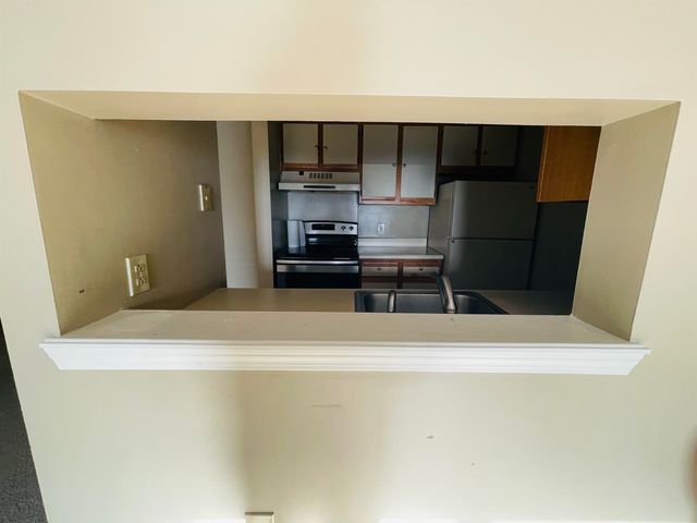 130 Eastern Ave Apt 103, Manchester, NH 03104