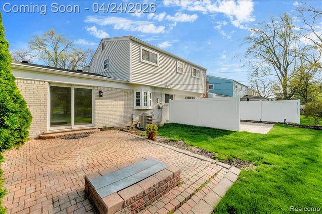 30149 Buckingham Street, Livonia, MI 48154