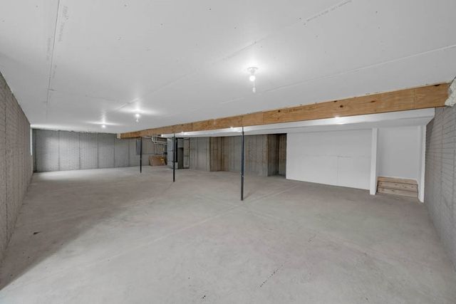407 Vine Street, Cambridge, IA 50046