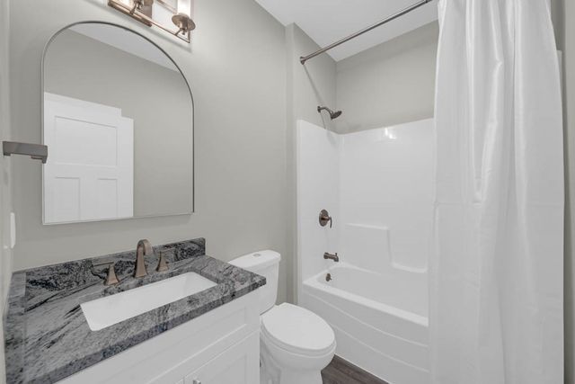 407 Vine Street, Cambridge, IA 50046