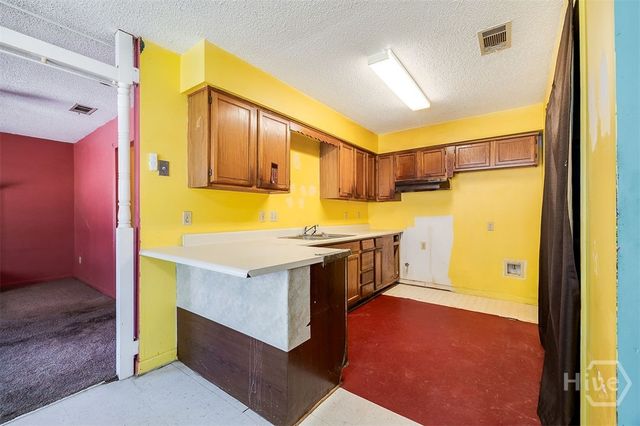 26 Albion Street, Savannah, GA 31408