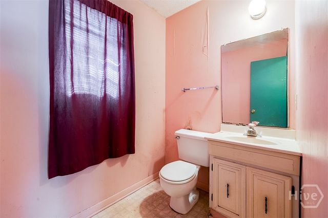 26 Albion Street, Savannah, GA 31408