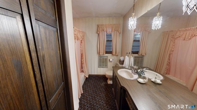 245 Chestnut Hill Avenue, Waterbury, CT 06704