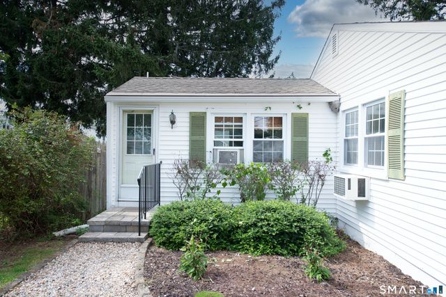 47 Maple Avenue, Old Saybrook, CT 06475