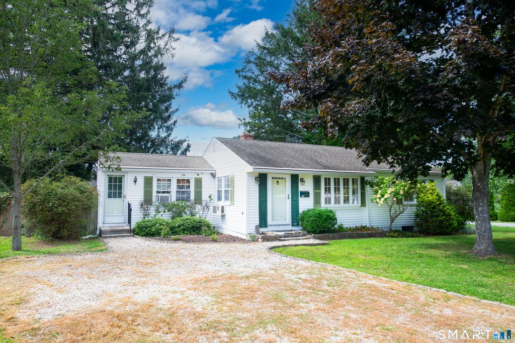 47 Maple Avenue, Old Saybrook, CT 06475